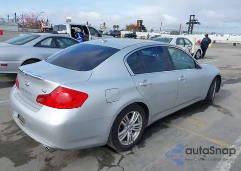 2013 Infiniti G37 Journey z USA, uszkodzony, nr VIN JN1CV6AP2DM724335